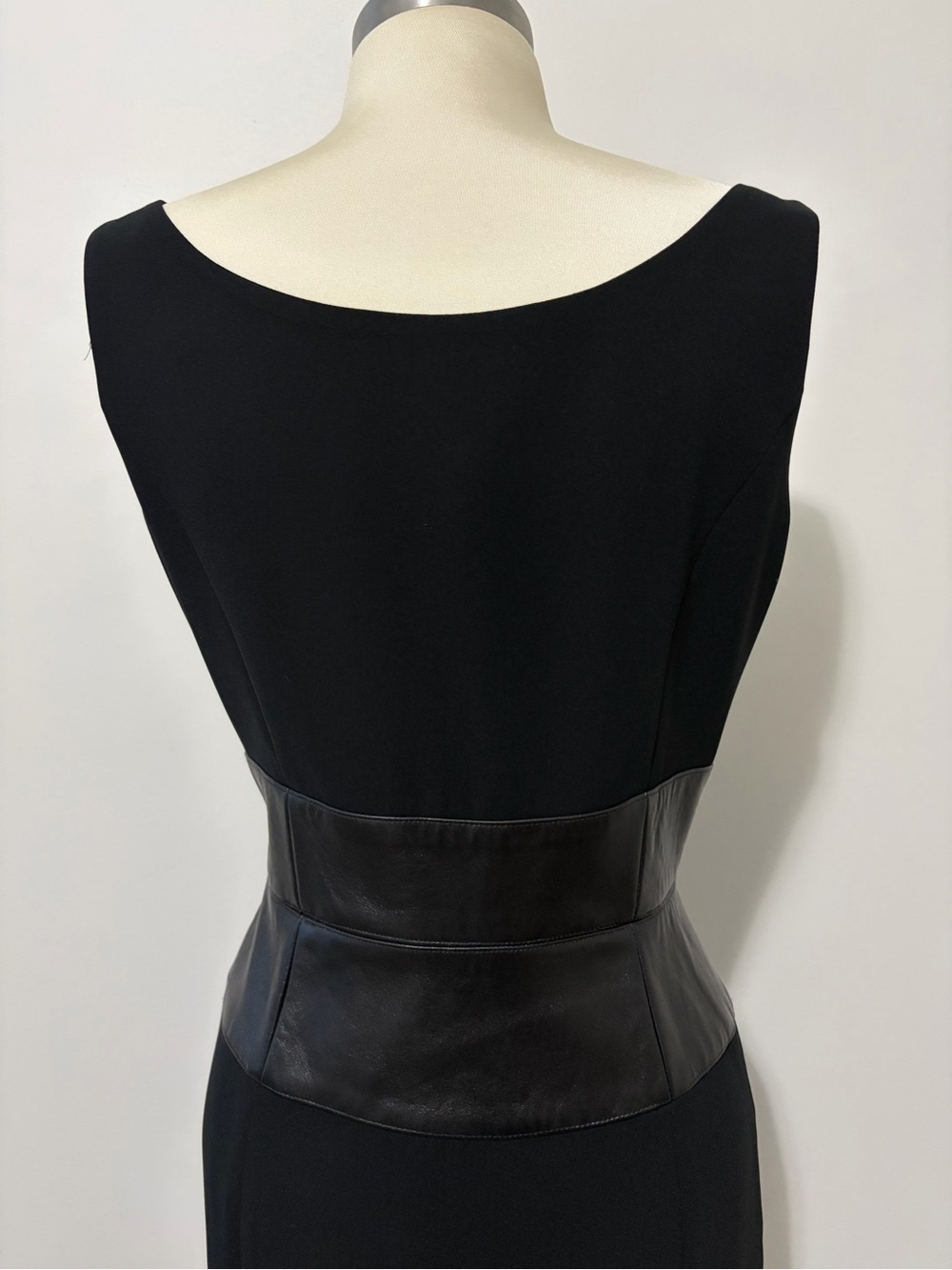 Vintage Liz Claiborne Black Sleeveless Midi Dress Leather Waist 8 Whimsigoth LBD - Picture 5 of 10